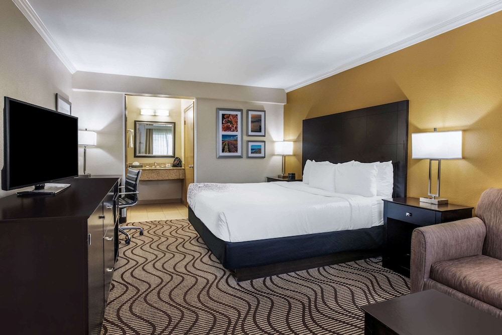 Imagen de la habitación del Hotel La Quinta Inn and Suites by Wyndham Carlsbad - Legoland Area. Foto 7