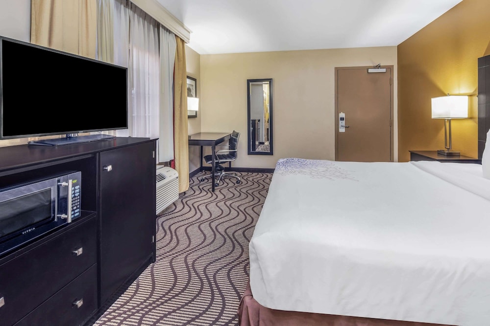 Imagen de la habitación del Hotel La Quinta Inn and Suites by Wyndham Carlsbad - Legoland Area. Foto 12