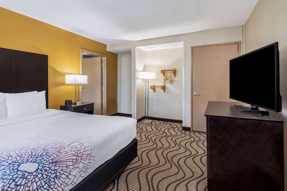 Imagen de la habitación del Hotel La Quinta Inn and Suites by Wyndham Carlsbad - Legoland Area. Foto 14