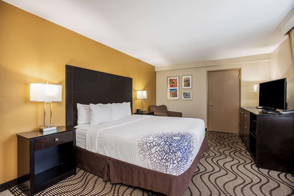 Imagen de la habitación del Hotel La Quinta Inn and Suites by Wyndham Carlsbad - Legoland Area. Foto 17