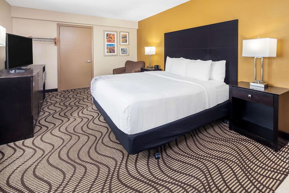 Imagen de la habitación del Hotel La Quinta Inn and Suites by Wyndham Carlsbad - Legoland Area. Foto 18