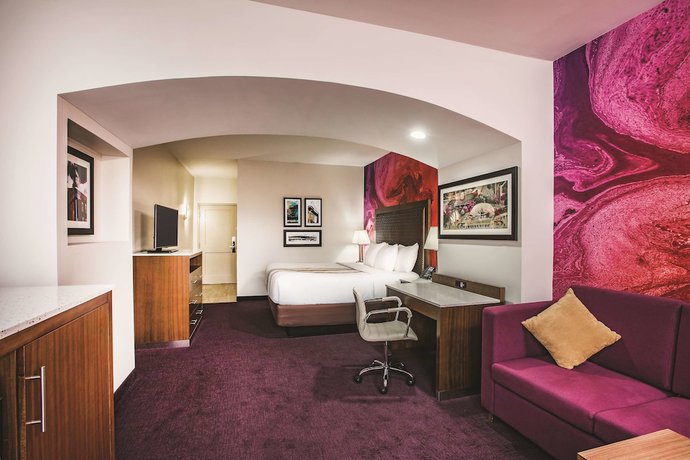 Imagen de la habitación del Hotel La Quinta Inn and Suites by Wyndham Chambersburg. Foto 2