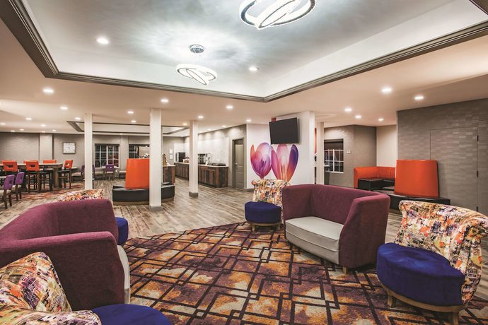 Imagen de los interiores del Hotel La Quinta Inn and Suites by Wyndham Chambersburg. Foto 16