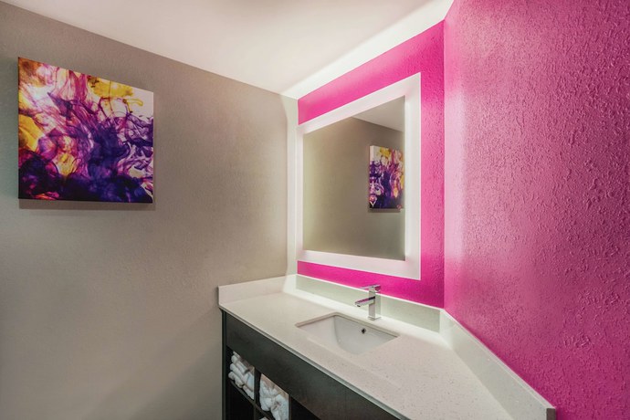 Imagen de la habitación del Hotel La Quinta Inn and Suites by Wyndham Chattanooga-Hamilton Place. Foto 14