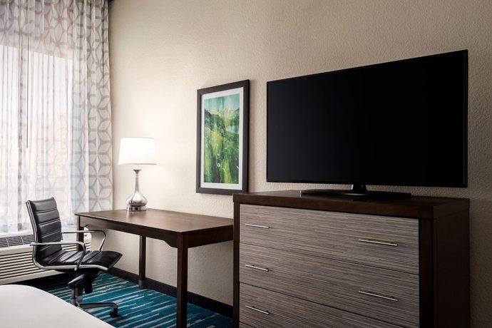 Imagen de la habitación del Hotel La Quinta Inn and Suites by Wyndham Clovis CA. Foto 9