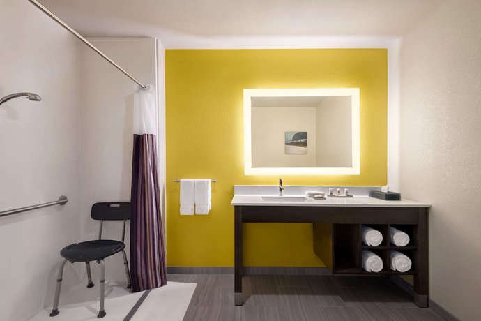 Imagen de la habitación del Hotel La Quinta Inn and Suites by Wyndham Clovis CA. Foto 13