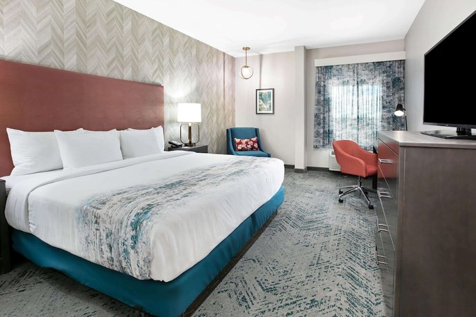 Imagen de la habitación del Hotel La Quinta Inn and Suites by Wyndham DFW West-Glade Parks. Foto 3