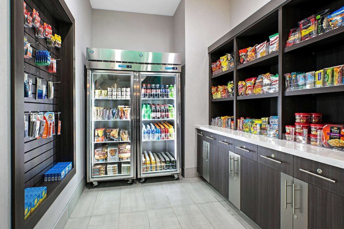 Imagen de los interiores del Hotel La Quinta Inn and Suites by Wyndham DFW West-Glade Parks. Foto 16