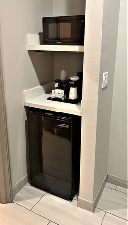 Imagen de la habitación del Hotel La Quinta Inn and Suites by Wyndham DFW West-Glade Parks. Foto 14