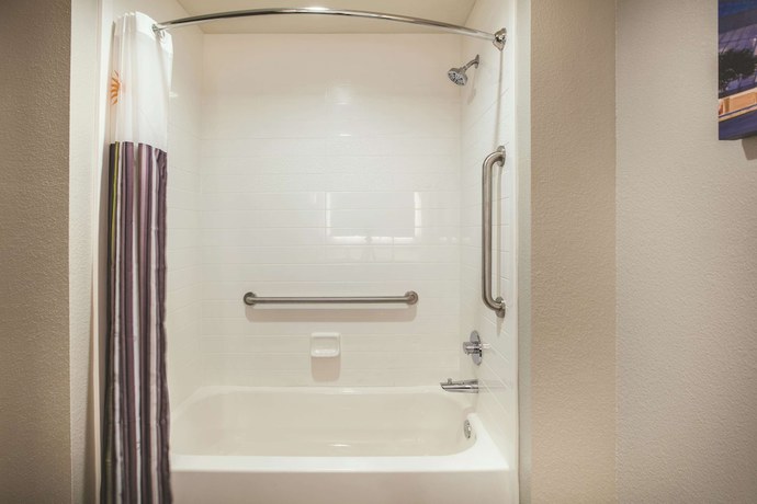 Imagen de la habitación del Hotel La Quinta Inn and Suites by Wyndham Dallas - Richardson. Foto 5