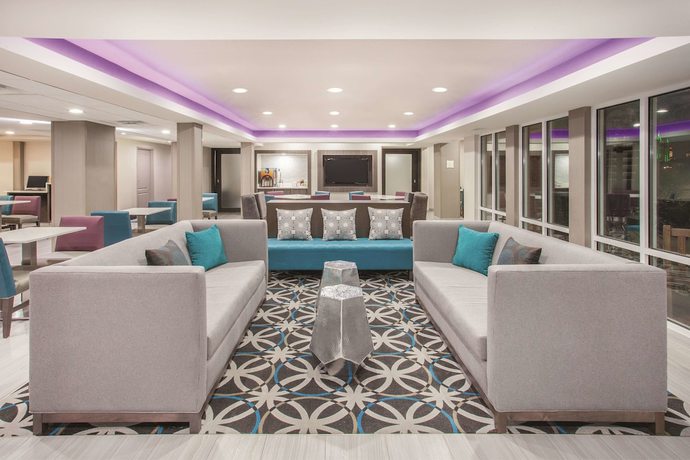 Imagen de los interiores del Hotel La Quinta Inn and Suites by Wyndham Effingham. Foto 16