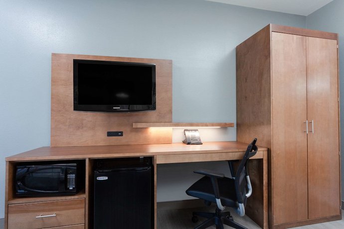 Imagen de la habitación del Hotel La Quinta Inn and Suites by Wyndham Ft. Myers-Sanibel Gateway. Foto 8