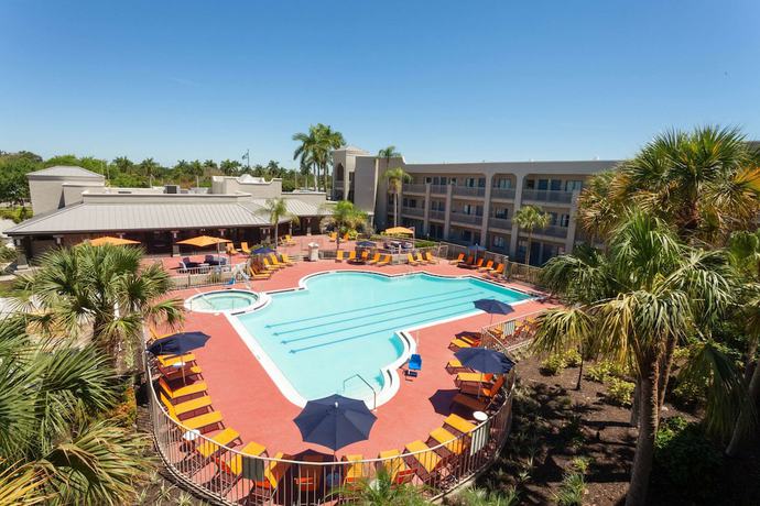 Imagen general del Hotel La Quinta Inn and Suites by Wyndham Ft. Myers-Sanibel Gateway. Foto 1