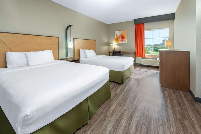 Imagen de la habitación del Hotel La Quinta Inn and Suites by Wyndham Ft. Pierce. Foto 6