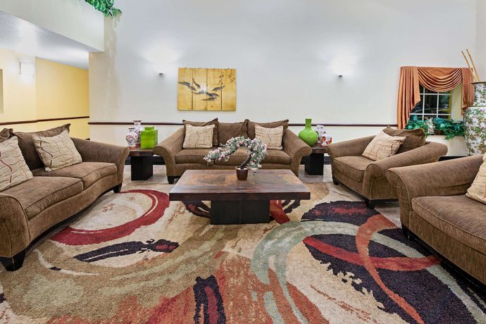 Imagen de los interiores del Hotel La Quinta Inn and Suites by Wyndham Ft. Pierce. Foto 16