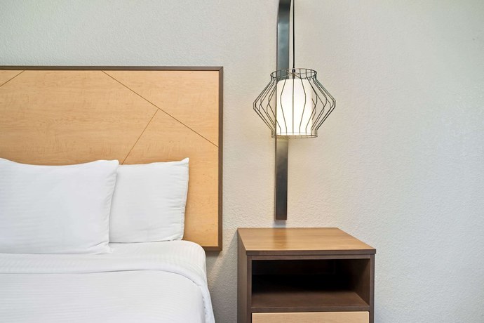 Imagen de la habitación del Hotel La Quinta Inn and Suites by Wyndham Ft. Pierce. Foto 11
