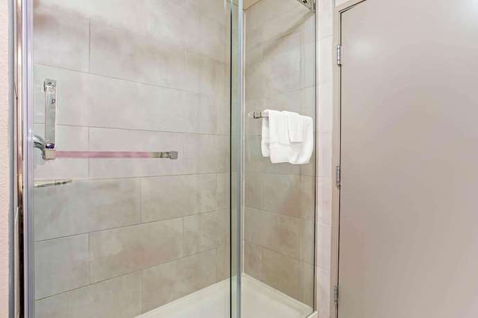 Imagen de la habitación del Hotel La Quinta Inn and Suites by Wyndham Hopkinsville. Foto 4