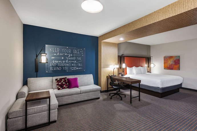 Imagen de la habitación del Hotel La Quinta Inn and Suites by Wyndham Houston East at Sheldon Rd. Foto 2