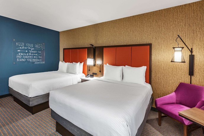 Imagen de la habitación del Hotel La Quinta Inn and Suites by Wyndham Houston East at Sheldon Rd. Foto 3