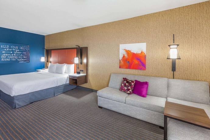 Imagen de la habitación del Hotel La Quinta Inn and Suites by Wyndham Houston East at Sheldon Rd. Foto 5