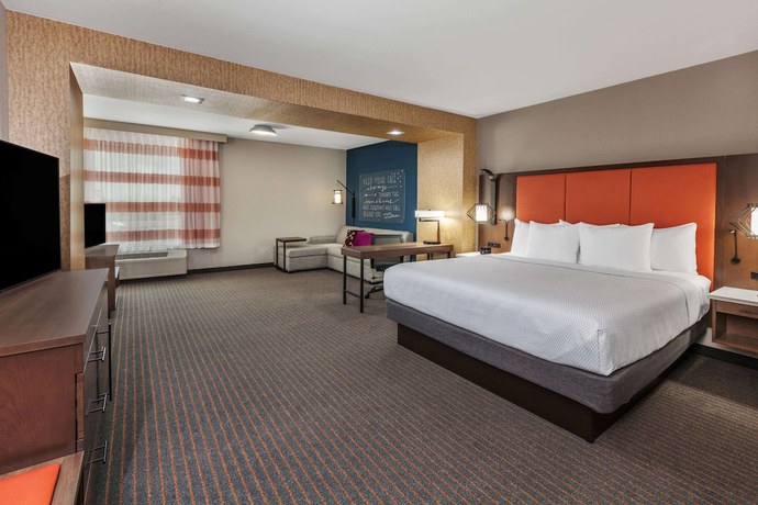 Imagen de la habitación del Hotel La Quinta Inn and Suites by Wyndham Houston East at Sheldon Rd. Foto 8
