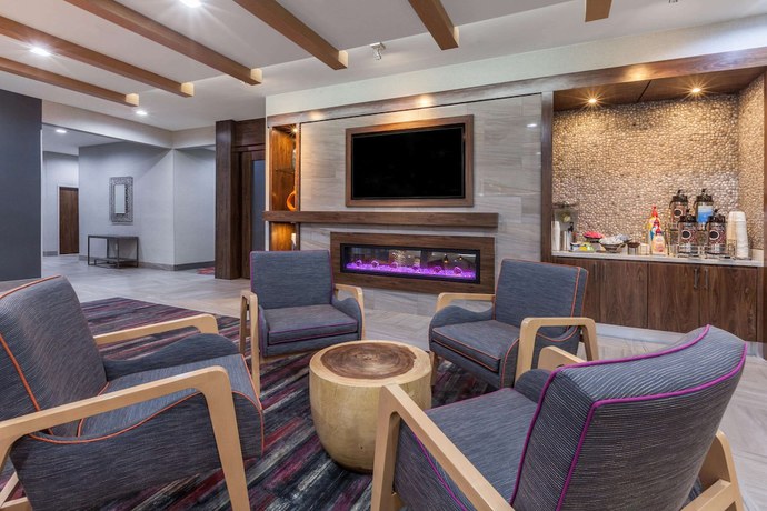 Imagen de los interiores del Hotel La Quinta Inn and Suites by Wyndham Houston East at Sheldon Rd. Foto 19