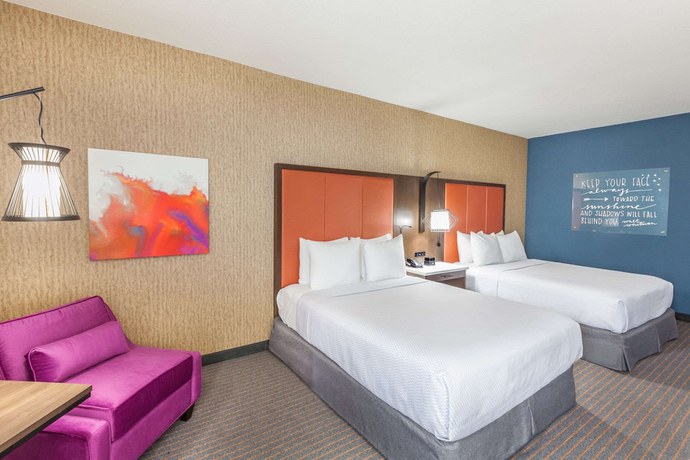 Imagen de la habitación del Hotel La Quinta Inn and Suites by Wyndham Houston East at Sheldon Rd. Foto 12