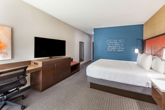 Imagen de la habitación del Hotel La Quinta Inn and Suites by Wyndham Houston East at Sheldon Rd. Foto 14