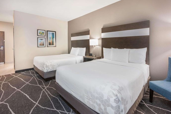 Imagen de la habitación del Hotel La Quinta Inn and Suites by Wyndham Houston Spring South. Foto 5