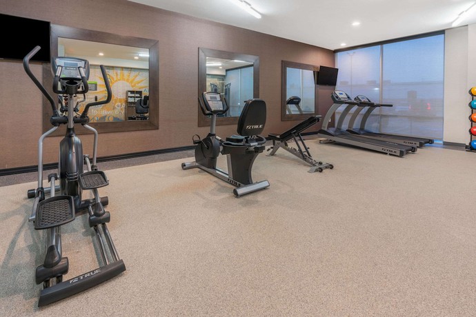 Imagen de los interiores del Hotel La Quinta Inn and Suites by Wyndham Houston Spring South. Foto 16