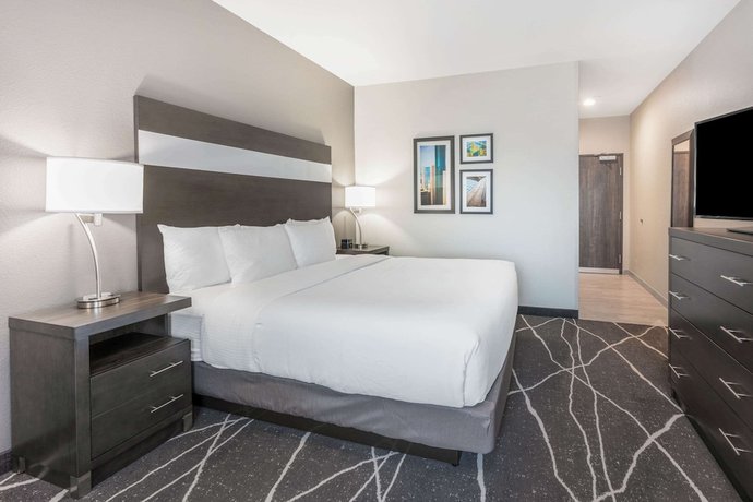 Imagen de la habitación del Hotel La Quinta Inn and Suites by Wyndham Houston Spring South. Foto 12