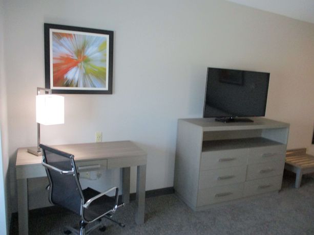 Imagen de la habitación del Hotel La Quinta Inn and Suites by Wyndham Jackson/Cape Girardeau. Foto 5