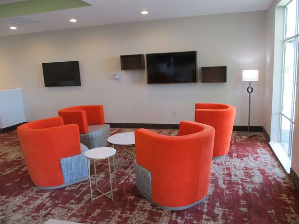 Imagen de los interiores del Hotel La Quinta Inn and Suites by Wyndham Jackson/Cape Girardeau. Foto 17
