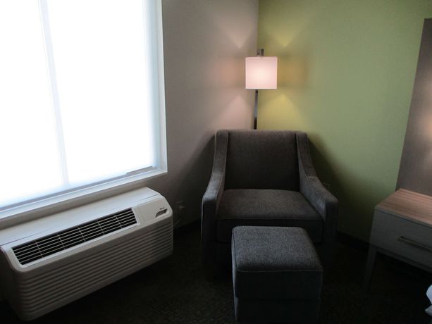 Imagen de la habitación del Hotel La Quinta Inn and Suites by Wyndham Jackson/Cape Girardeau. Foto 11