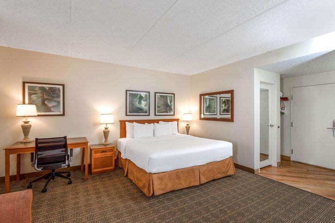 Imagen de la habitación del Hotel La Quinta Inn and Suites by Wyndham Jacksonville Mandarin. Foto 14