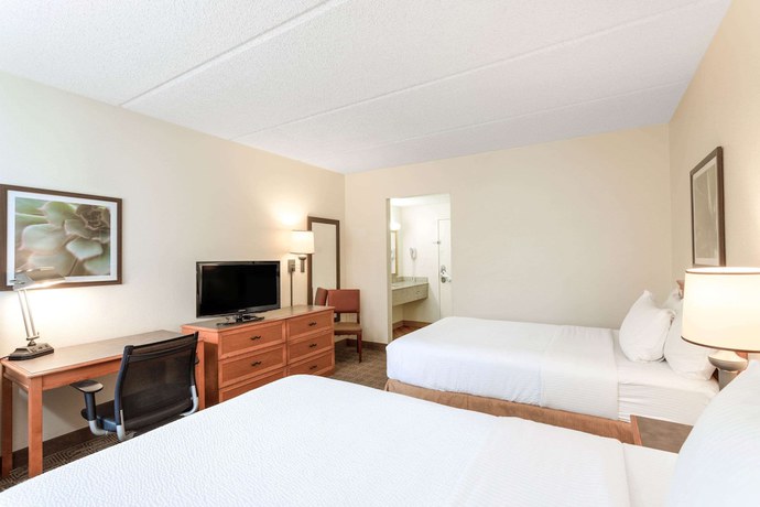 Imagen de la habitación del Hotel La Quinta Inn and Suites by Wyndham Jacksonville Mandarin. Foto 16