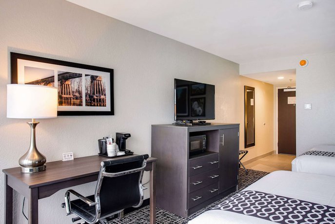 Imagen de la habitación del Hotel La Quinta Inn and Suites by Wyndham Jonesboro. Foto 9