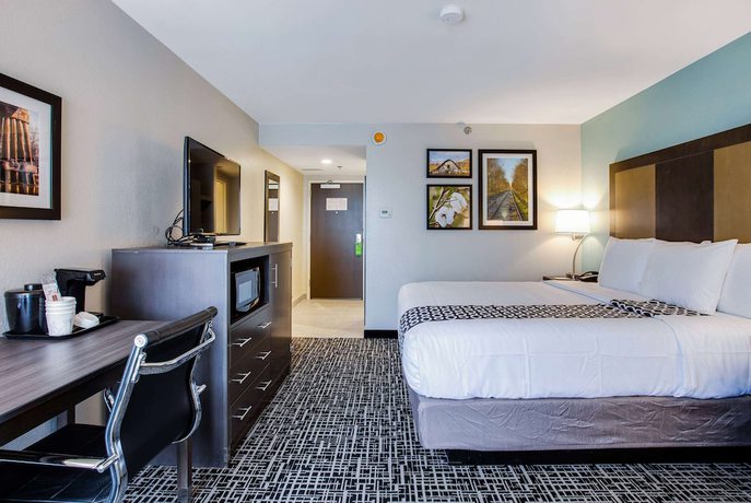 Imagen de la habitación del Hotel La Quinta Inn and Suites by Wyndham Jonesboro. Foto 10