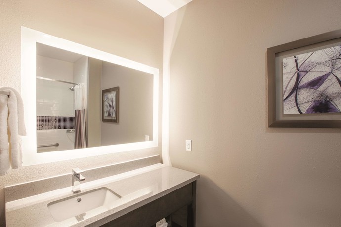 Imagen de la habitación del Hotel La Quinta Inn and Suites by Wyndham Kingsville. Foto 15