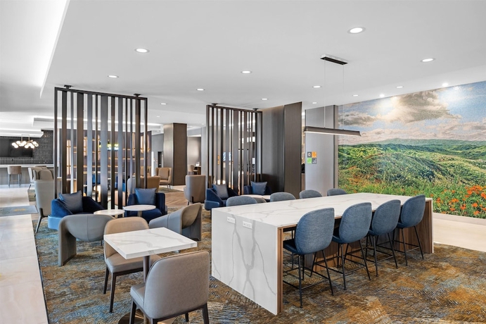 Imagen de los interiores del Hotel La Quinta Inn and Suites by Wyndham La Habra. Foto 15