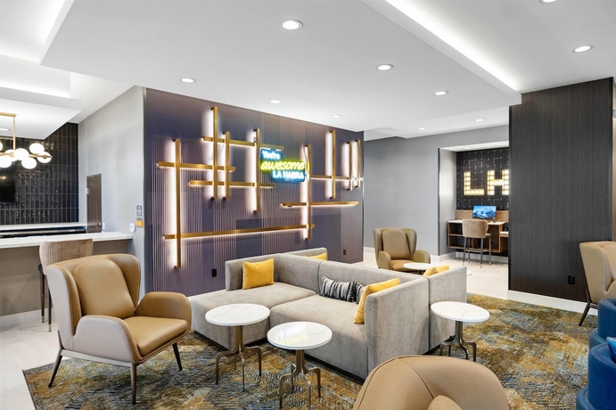 Imagen de los interiores del Hotel La Quinta Inn and Suites by Wyndham La Habra. Foto 16