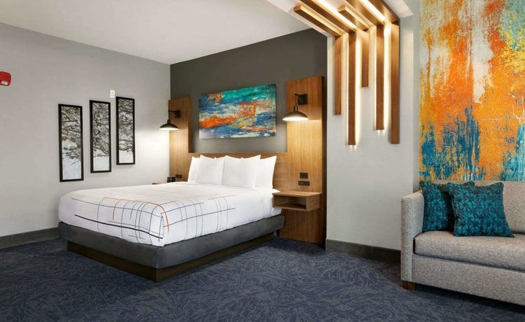 Imagen de la habitación del Hotel La Quinta Inn and Suites by Wyndham Louisville NE/Old Henry Rd. Foto 2