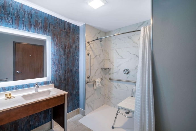 Imagen de la habitación del Hotel La Quinta Inn and Suites by Wyndham Louisville NE/Old Henry Rd. Foto 10