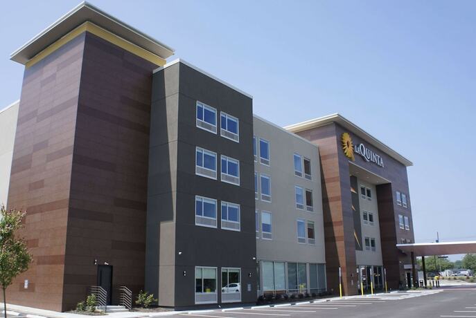 Imagen general del Hotel La Quinta Inn and Suites by Wyndham Manchester / Arnold AFB. Foto 1