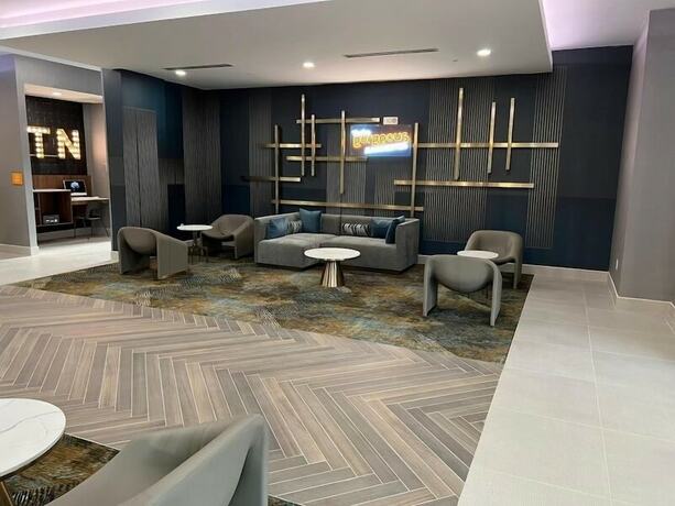 Imagen de la piscina del Hotel La Quinta Inn and Suites by Wyndham Manchester / Arnold AFB. Foto 20