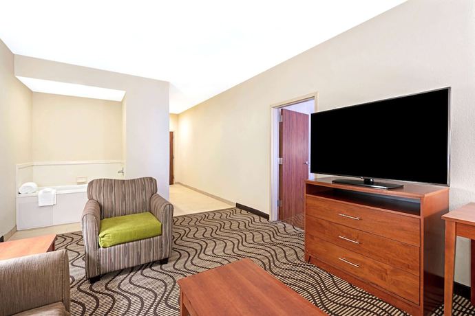 Imagen de la habitación del Hotel La Quinta Inn and Suites by Wyndham Midwest City - Tinker AFB. Foto 3