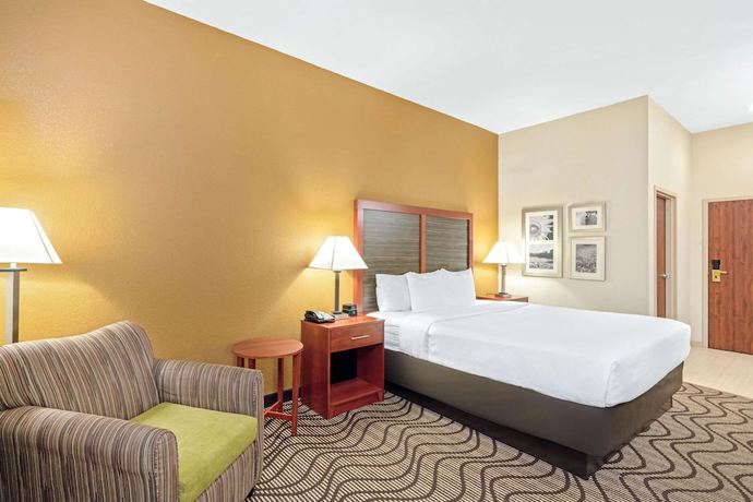Imagen de la habitación del Hotel La Quinta Inn and Suites by Wyndham Midwest City - Tinker AFB. Foto 4