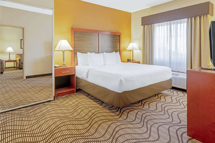 Imagen de la habitación del Hotel La Quinta Inn and Suites by Wyndham Midwest City - Tinker AFB. Foto 8