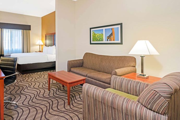 Imagen de la habitación del Hotel La Quinta Inn and Suites by Wyndham Midwest City - Tinker AFB. Foto 9