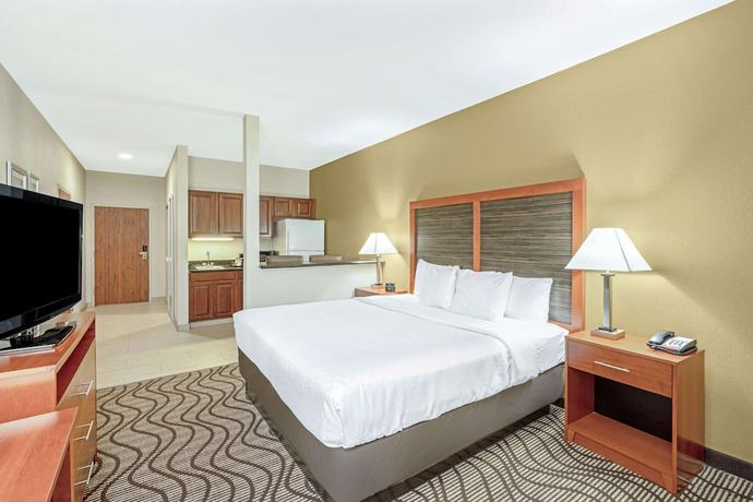 Imagen de la habitación del Hotel La Quinta Inn and Suites by Wyndham Midwest City - Tinker AFB. Foto 10